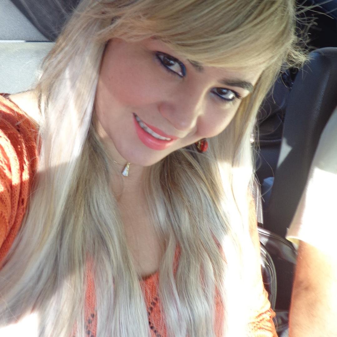 Blogueira, estudante de Direito, Amo Deus, minha mãe, Nilo, sou amante da felicidade e da vida! Ser feliz é o que tem pra hoje!