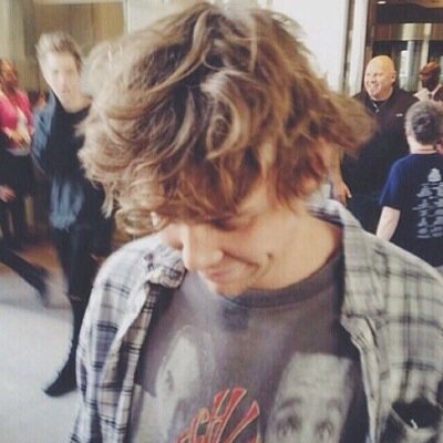 hiya ❀ i like pizza, pop punk, and calum hood