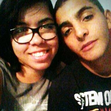 Sagitariana,17 anos,namorando com @SoadOsR,curto A7x...adorooo miojo e regaliz *-*