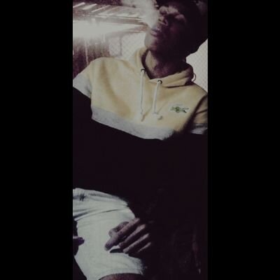 Rafaael_Pagani's profile picture. Cada escolha, uma renúncia, isso é a vida
Estou lutando pra me recompor

De qualquer jeito, seu sorriso vai ser meu raio de sol