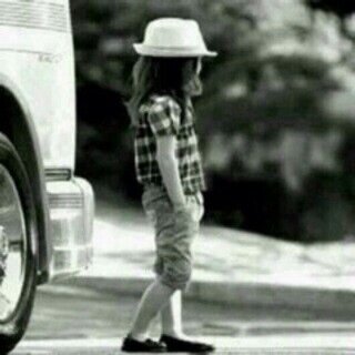 سوُفُ يأتي يوُم لُِآ أڪوُن معٍڪم ، وُسوُفُ تدِخـلُِوُن لُِتقٌرٍأوُآ مآ ڪتبَت ، فُإن وُجٍدِتم مآ يؤجٍرٍني أنشُرٍوُهـ وُإن وُجٍدِتم مآ يؤثمني أترٍڪوُهـ