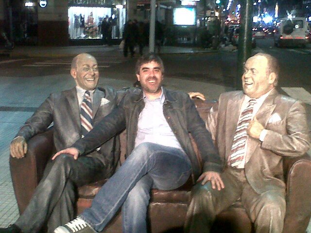 zapatacate's profile picture. Bostero de alma y vida, marcador central, el unico penal que tube lo erre, escucho reggae y no tengo facebook.