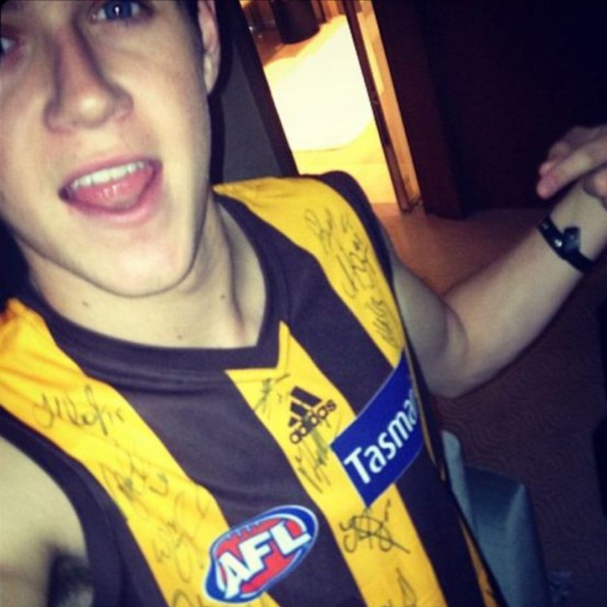 niallsgurlpage's profile picture. Try and guess what this page is all about 
Youll never find out 
====click follow=====
Its not that hard 
#team niall