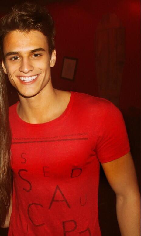 JGlousatt's profile picture. Pty. Buena Vibra⭐ Cuenta nueva sigueme y te sigo..