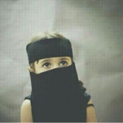 اتخذت من التويتر عالماً لي ليحضن كلماتي ومشاعري ..ف بوحي بمكنوني لايسعها تغريدات فقط ..شقيقه الملك وكلي فخر.(كلنا امن..كلنا مسؤل)queen of Dec 🦋 bnt 🦋Almansour
