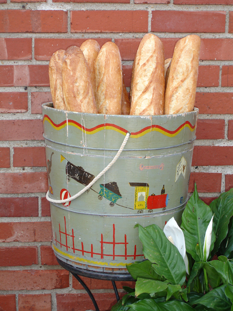 Bread and pastries made with organic flours and grains. Seasonal soups and salads made from scratch daily!