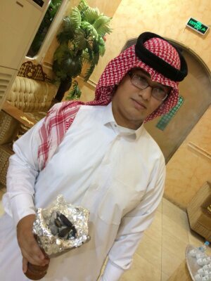 ‏♡pin:7D0B0B9B أنا البعيد اللي يحبك؛
               أكثر من قريبك ~♡