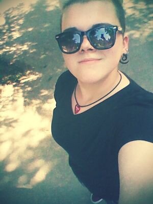 Amount of fucks I give equals to zero.Volim Arctic Monkeys vise od zivota.Sebe vidim u mustang-u gt500.Instagram: alienlikeyou