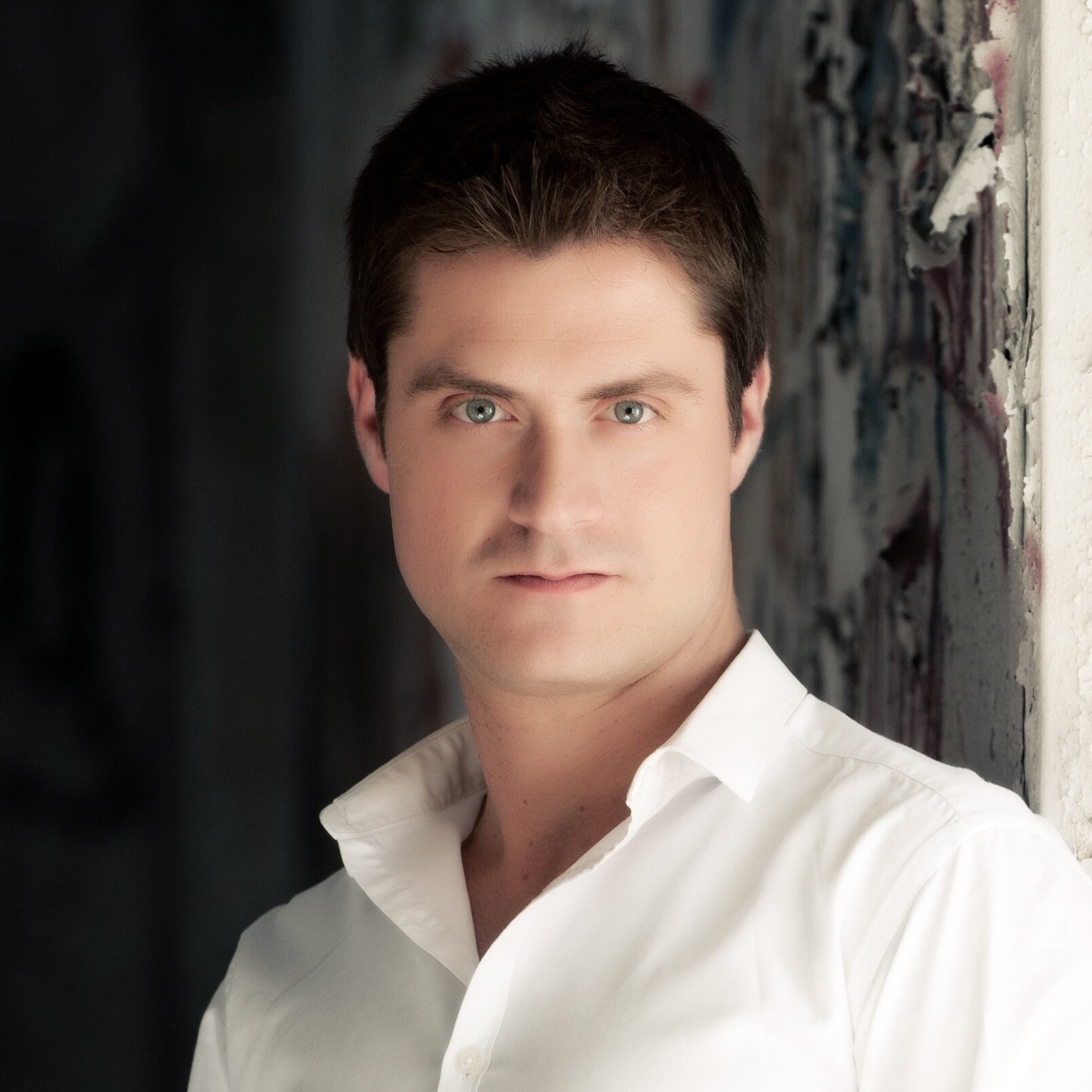 This is the official Twitter page of guitarist Dimitris Dekavallas