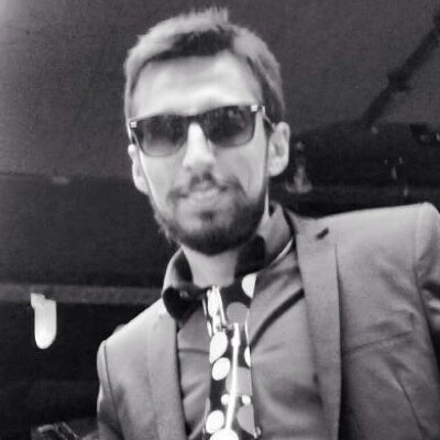 Suphesiz ki ben, bilgisayar konusunda sizin bilemediginiz ve bilemeyeceginiz pek cok seyi bilirim. Bilgisayarların Efendisi..