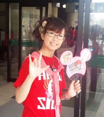 HAND SIGN ＆ fucchiE ＆X+＆お花が　大～好きな自称フラワーアーティスト♡♡♡　手話通訳士目指して頑張ってるよ～(*^_^*)v