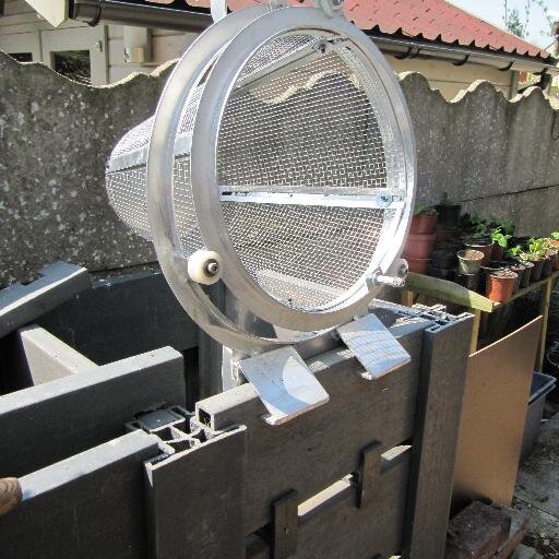 Meer tuinplezier zonder rugklachten met een multifunctionele CompostSifter.