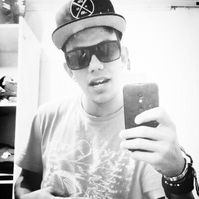 whats 051 80104128 vem chama                               Me ensinaram a persistir e insistir,Mais aprendi como mesmo que nunka devo desistir✌