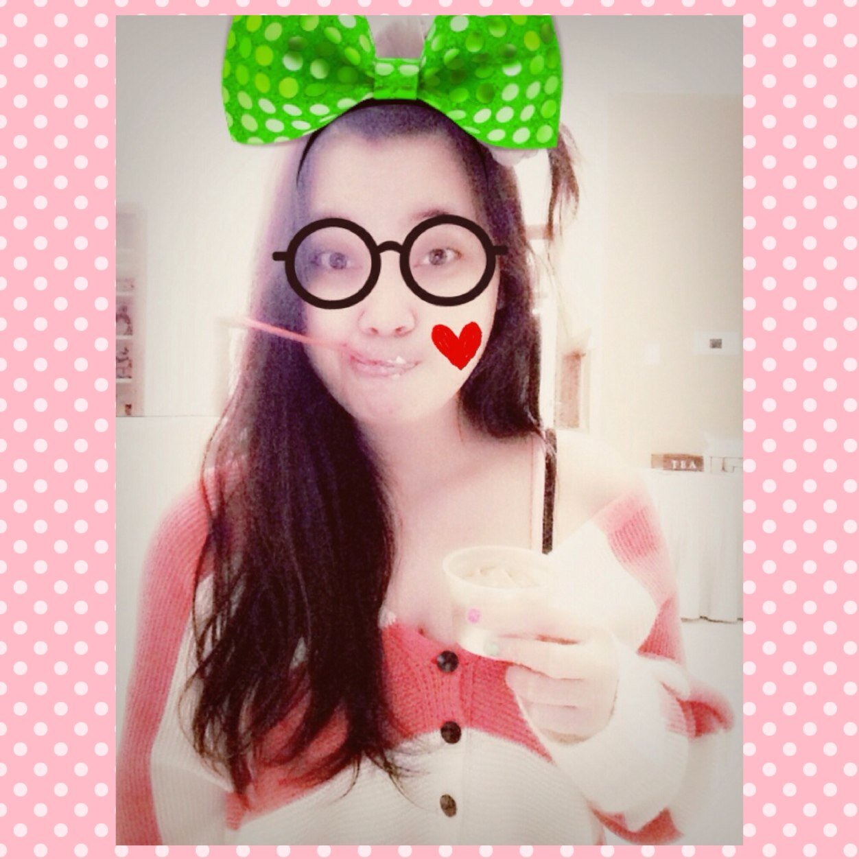 kireiina_'s profile picture. PEREMPUAN LABIL | ingin dimengerti tapi tidak mau mengerti , kadang marah , kadang lucu , kadang ngegombal dan sayang orang tua