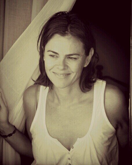 gloriaguhu's profile picture. pediatría