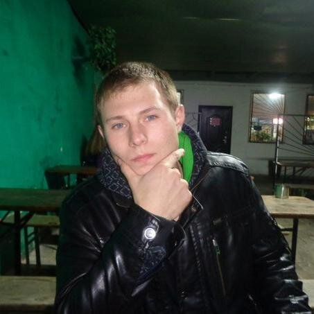 Мужчина должен помочь женщине быть слабой, сильной она может быть и без него.