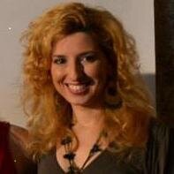 Autrice, editor, addetto stampa. Scrivo di cultura su http://t.co/ZkRaYJBg4l
Considero la gravità interiore non meno pericolosa di quella fisica.