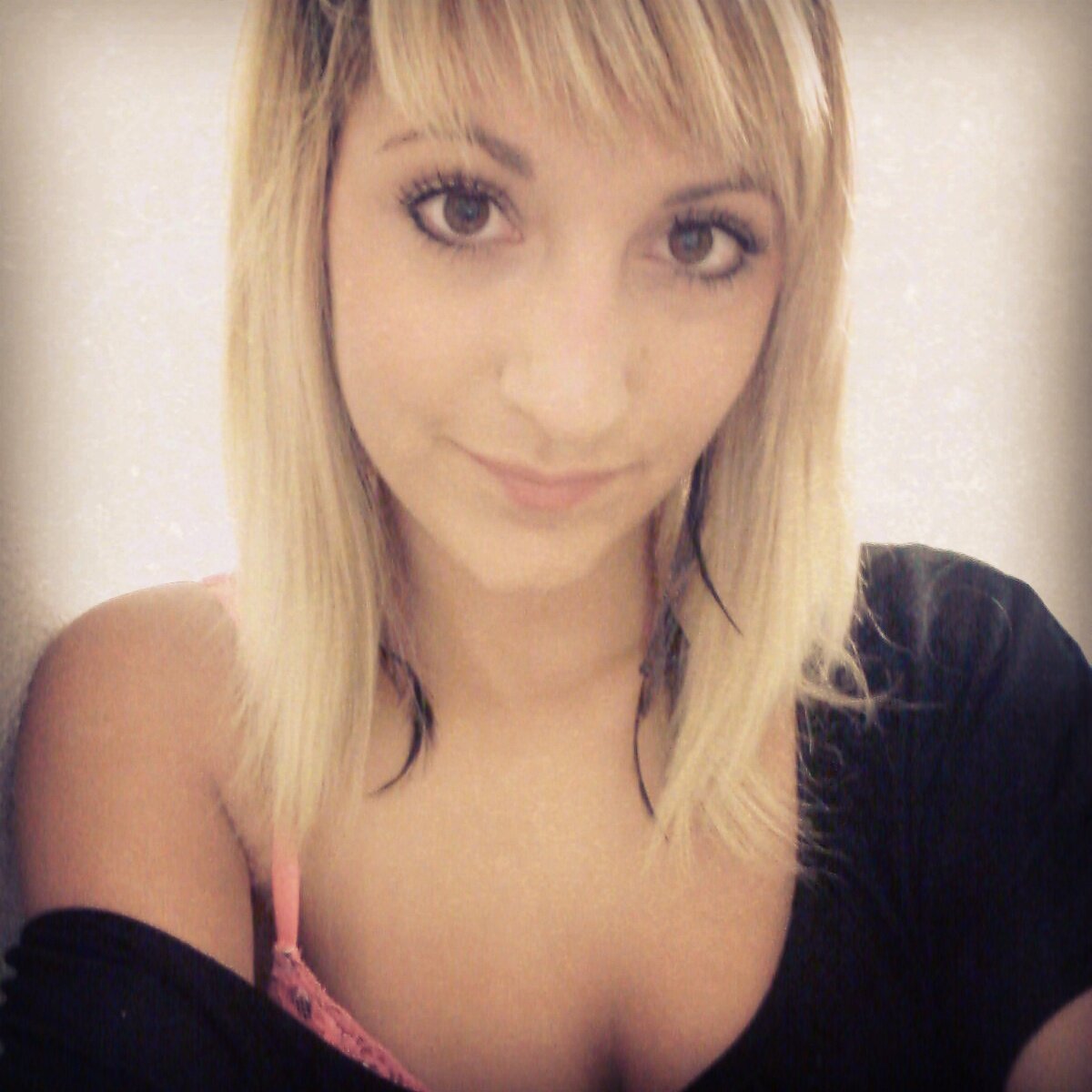 CarlePauline's profile picture. 