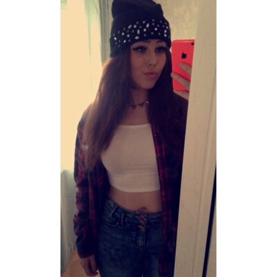 15/ piercings / forensic photographer in training ☺️ / i'll follow back? Insta: phoeberichardson__ Snapchat: phoeberb