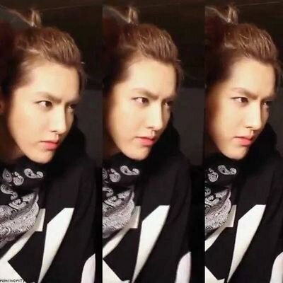 เฮียคริส เฮียหล่อ เฮียรวย เฮียใจดี~  เฮียอบอุ่น เฺียมีอีกเยอะเอาแค่นี้พอ(?)5555    สุดท้ายฝากติดตามผลงานของ EXO กันด้วยนะครับบบบบบ^^