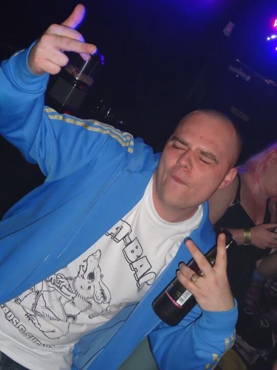Hkr/s.w.f.c fan... Hardhouse/trance/dnb dj..modern day slave to the system...anti royalist, god save the human race