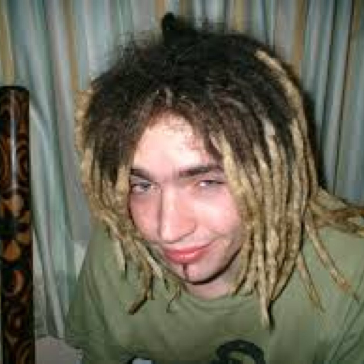 ShrubbyFawn's profile picture. This is an IMITATION Prue MacSween. Beware of the real one!