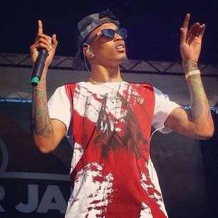 YoungAug's profile picture. 