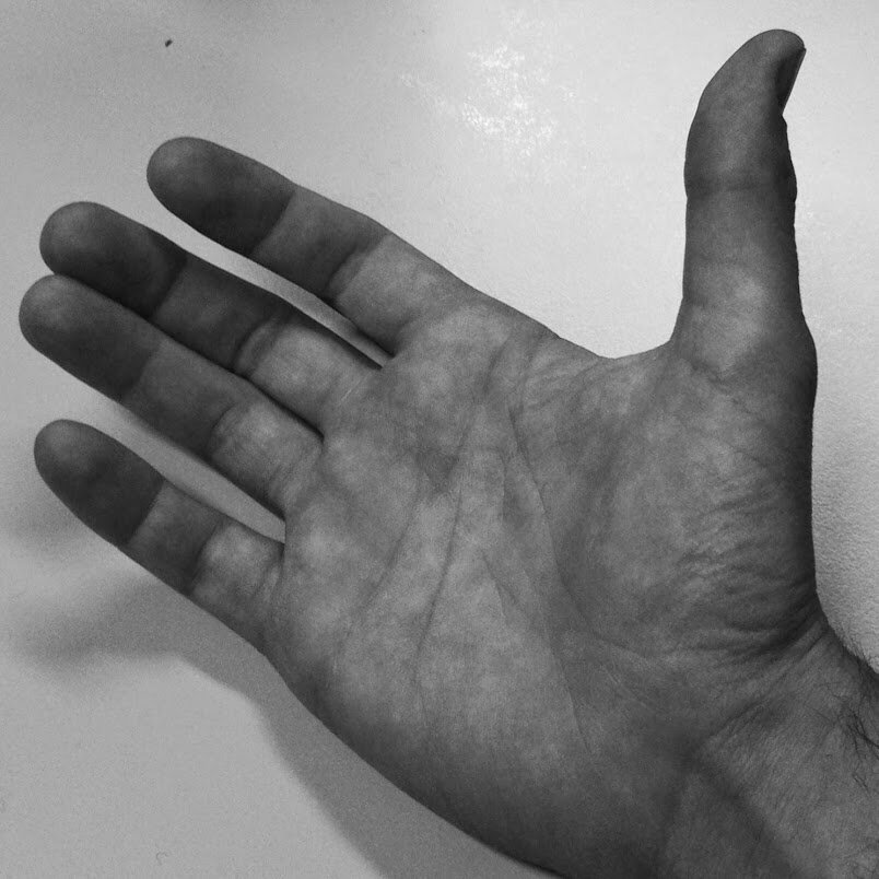 Une main tendue: écouter, voir, aider, prévenir, anticiper... Je suis là pour toi, oui, toi!