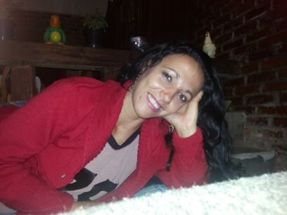 Eu sou mto feliz tenhu um marido e um filho q sao maravilhosos e q me amam mtoo e q amo.mto tbm...