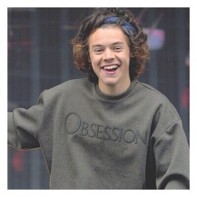 harry styles - 17 - single, bisex.