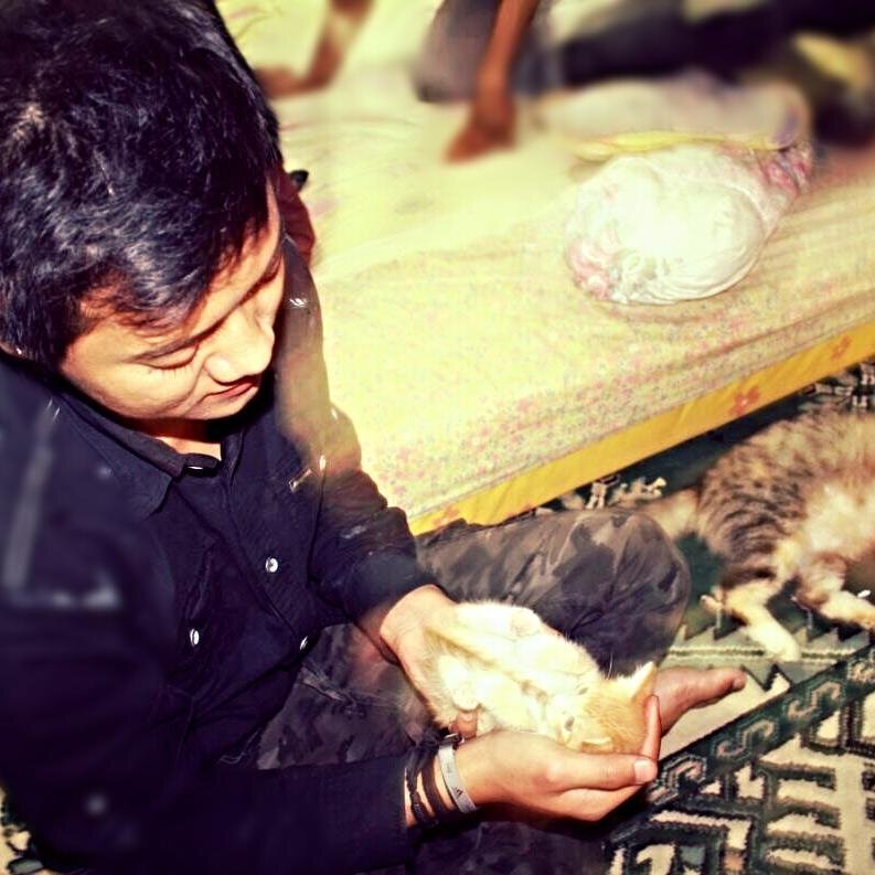 ,Kadang Cinta tak harus Memiliki,, Dia hanya Butuh Sedikit Ruang untuk MengApresiasikan Hati..!! #Haalllaaahh...