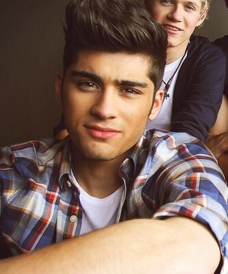 GO FOLLOW @nxightwzain AND @liiamxhero ELLES FBACK SVVP MERCI LES GENS XXX