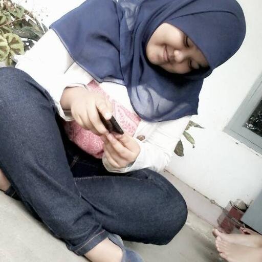 Humiroh laila Rahmah Suherlani | Cianjur, 11 april 1997 | SMAN 1 Cibeber | awal menuju kesuksesan !!