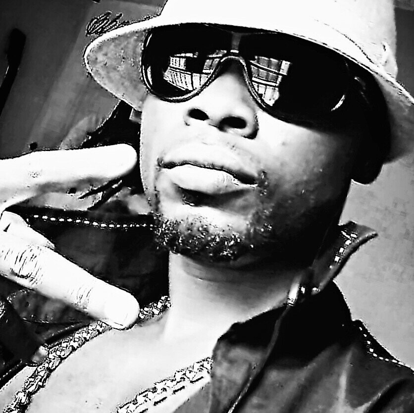 Gabriel Osawe {Bulletino} is a talented dancehall artist,song writer and Entertainer.
His is d next biggest Dancehall act in Nigeria n Africa at large...peace!