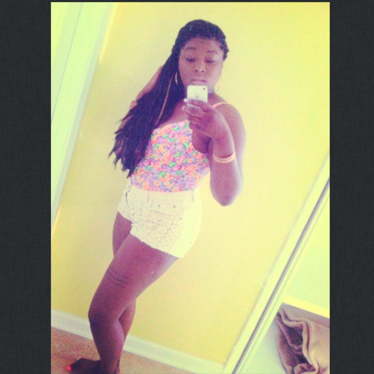IG: __Clo