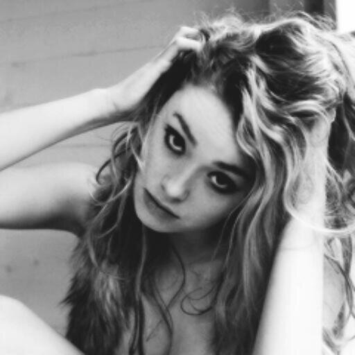 «miss me, miss me
now you wanna kiss me. we both know that you love me 'cause I'm so bad»