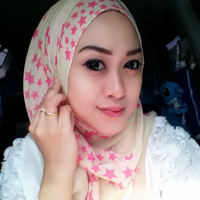 Happy wifey of @FadhSeptian | Life is what we make it. Always has been. Always will be ˆ⌣ˆ
