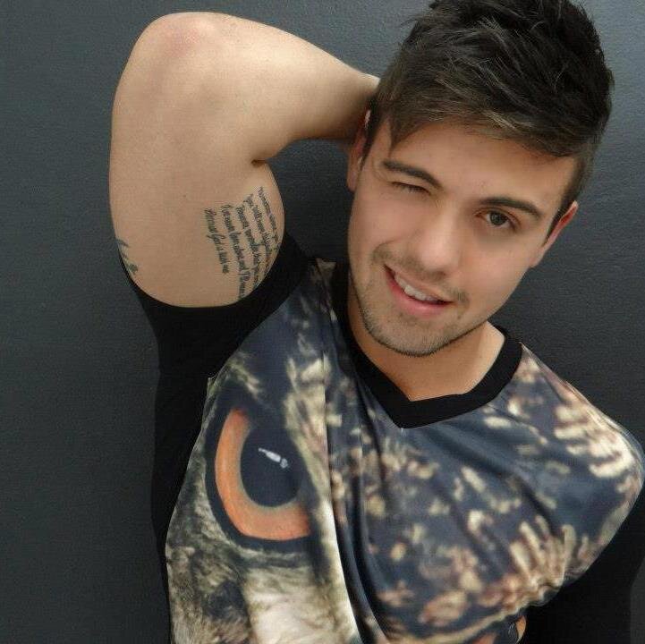 Igor de Moraes Bueno (@igorbuenoDJ) 21 anos,  
Conhecido pelo seu grande carisma e presença de palco, Inove faz a diferença quando entra em cena.
