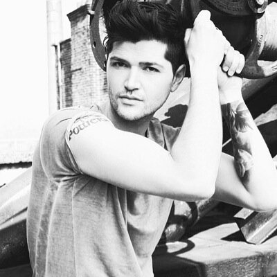 skyethunderr's profile picture. Art is the only justification for pain there is out there. -danny o'donoghue-