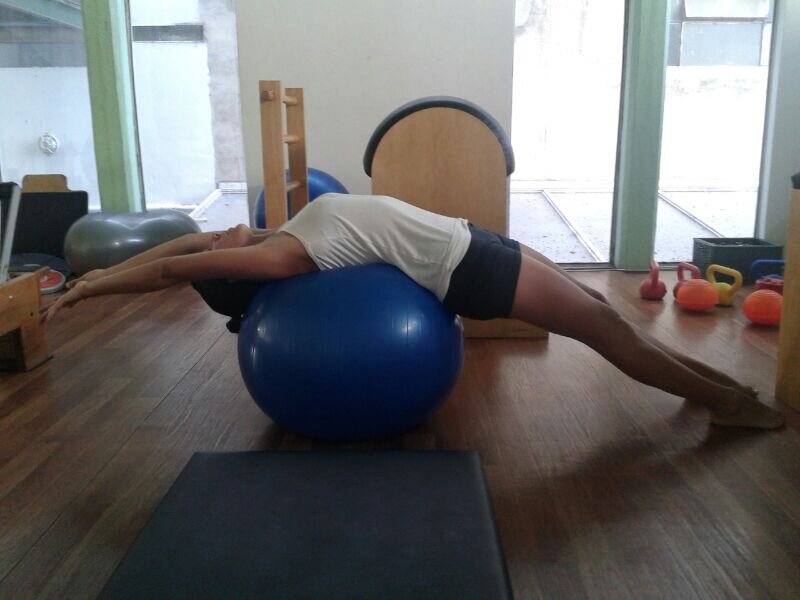 CLASES DE PILATES. CAPACITACIONES EN EL
 MÉTODO. COORDINADO POR PROFESORAS U.N.L.P. AUSPICIADO POR EL DPTO DE EDUCACIÓN FÍSICA  U.N.L.P