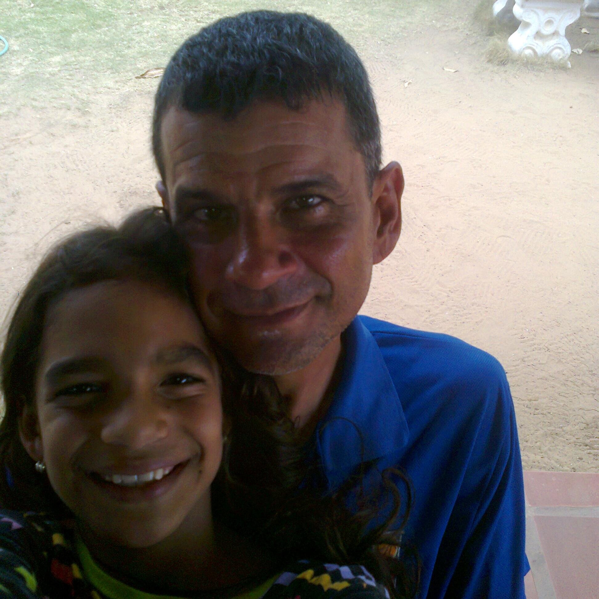 Padre, Una hija Preciosa. Familia increíble Lcdo. Educ. Física, Arbitro y Oficial de Baloncesto, Miembro del Cizaoeba y 1000 % Zuliano