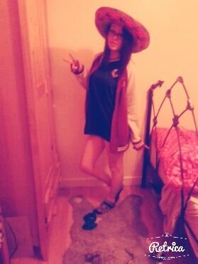 Hey im Melissa Holden Im 15 years old  from Northern Ireland 5seconds of summer concert next year :D love themm