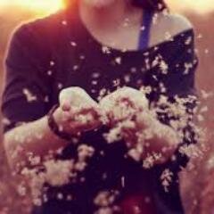 kiaranicole111's profile picture. smile