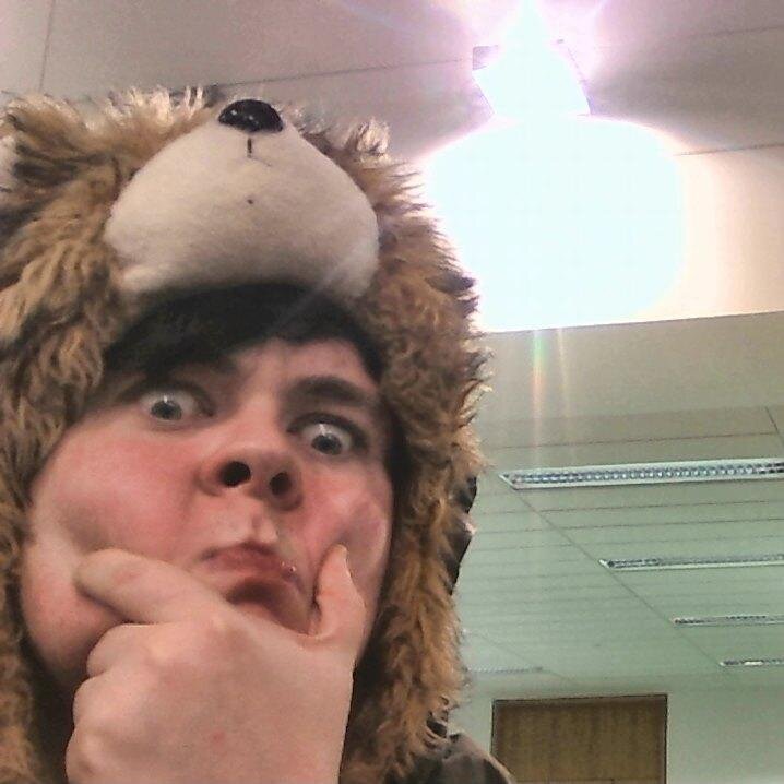 Hey :D Im Sponge, I love music, animation and gaming :D Sub to my youtube below, I do gaming videos :)
