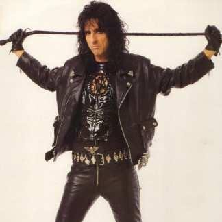 Alice Cooper,Kiss,Motley Crue,Metallica,Iron Maiden,Led Zeppelin,SOAD,Marilyn Manson,Black Sabbath,The Beatles,Ozzy Osbourne,AC/DC,GNR,Nirvana3