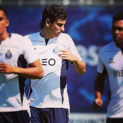 Fans de Igor Lichnovsky, actual jugador del FC Porto. Apoyando siempre a @igor_five & @caarolinna_p❤.