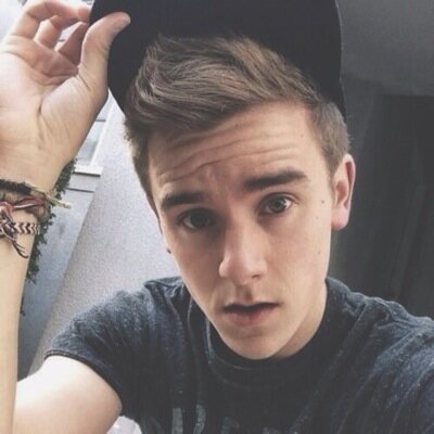 This is a free follow from @cherishcarlile 
I love you all so much ♡