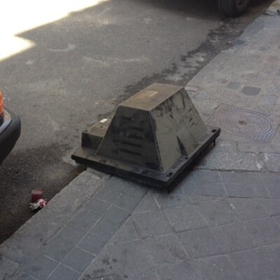 Cuenta-denuncia de la decadencia en la que está sumida la capital del reino. Carencias por los recortes en urbanismo y limpieza.