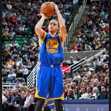 This is the official Fanbase of all Stephen Curry Fans #SC30 #dubnation I am a 13 year old trying to meet Stehen Curry with hopefully the help of some fans!!