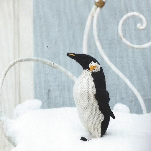 Sally and Joanna design gorgeous cashmere knitwear and write the BEST IN SHOW series of knitting books. https://t.co/QAwbKa4ZKr